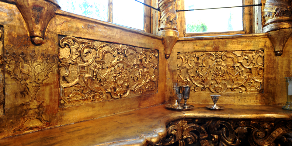 Mantova particolare del pulpito interno sinagoga © Alberto Jona Falco
