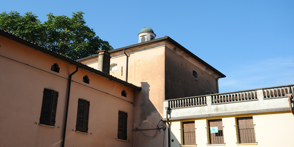 Pomponesco, building with dome that housed the synagogue © Alberto Jona Falco