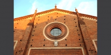Mortara, particolare del rosone sulla facciata del Duomo © Alberto Jona Falco