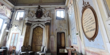 Rivarolo Mantovano, interior of the synagogue with a written in memory of Giuseppe Garibaldi © Alberto Jona Falco